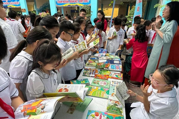 Tại sao nhiều người Việt mất thói quen đọc sách? Tại sao nhiều người Việt mất thói quen đọc sách?