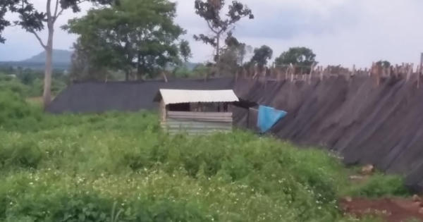 Tố bắt tại trận Chủ tịch xã "quan hệ" bất chính, trần truồng bỏ chạy