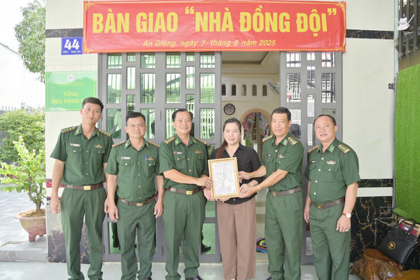 BĐBP An Giang bàn giao 03 căn Nhà đồng đội cho cán bộ Biên phòng