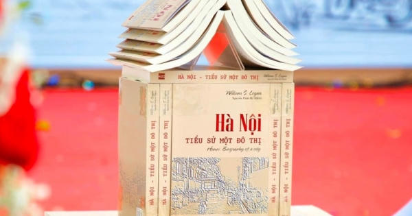 “Hà Nội - Tiểu sử một đô thị” “Hà Nội - Tiểu sử một đô thị”
