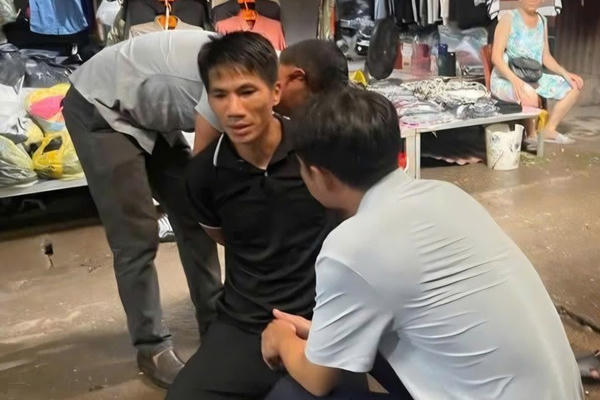 Bắt nghi phạm sát hại tài xế xe ôm sau 1 ngày lẩn trốn