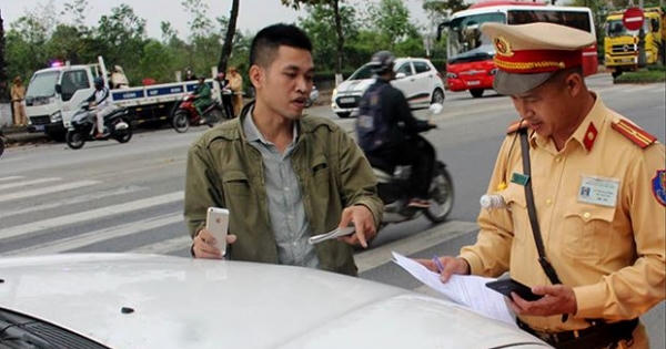 Giải pháp nào xử lý triệt để 'xe dù' ở Thừa Thiên Huế?