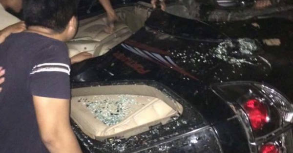 Hải Dương: Nghi bắt cóc trẻ em, người dân đập phá, đốt xe ô tô