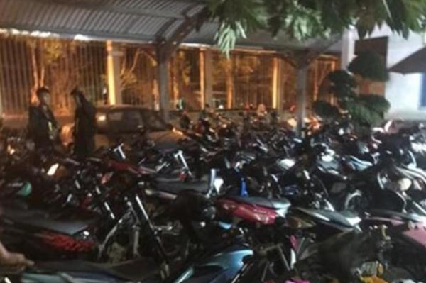 Xử lý 30 đối tượng chạy xe gây rối trên đường