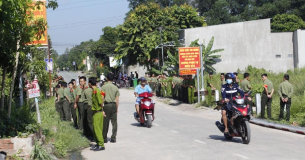 Đồng Nai: Trường CĐ ANND II bị tố dựng rào chắn "giam" hàng ngàn mét đất của dân