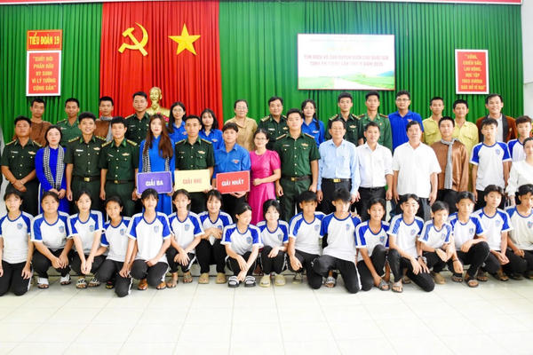 BĐBP tỉnh An Giang tổ chức nhiều hoạt động Kỷ niệm 50 năm Ngày giải phóng miền Nam, thống nhất đất nước BĐBP tỉnh An Giang tổ chức nhiều hoạt động Kỷ niệm 50 năm Ngày giải phóng miền Nam, thống nhất đất nước