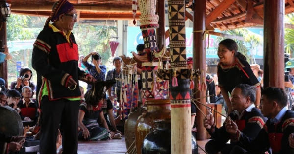 Khám phá 'chiếc vòng thần kỳ' trên tay người Êđê