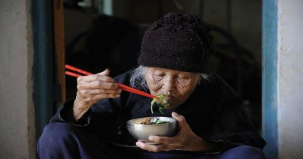 Nỗi sợ mang tên “chết trong cô độc” của người già Trung Quốc