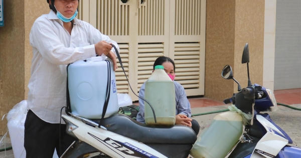 Người dân mua xăng, dầu tích trữ tiềm ẩn nguy cơ cháy, nổ Người dân mua xăng, dầu tích trữ tiềm ẩn nguy cơ cháy, nổ