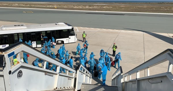 Bộ Ngoại giao đình chỉ công tác Cục trưởng Cục Lãnh sự và 3 thuộc cấp Bộ Ngoại giao đình chỉ công tác Cục trưởng Cục Lãnh sự và 3 thuộc cấp