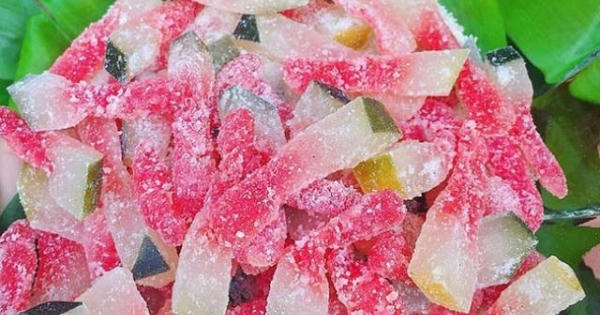 Chuyện lạ Hà thành, nhà giàu gom đồ 'bỏ đi' làm mứt Tết đãi khách Chuyện lạ Hà thành, nhà giàu gom đồ 'bỏ đi' làm mứt Tết đãi khách