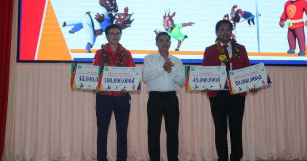 Hậu Giang thưởng 925 triệu đồng cho các vận động viên xuất sắc tại Sea Games 31