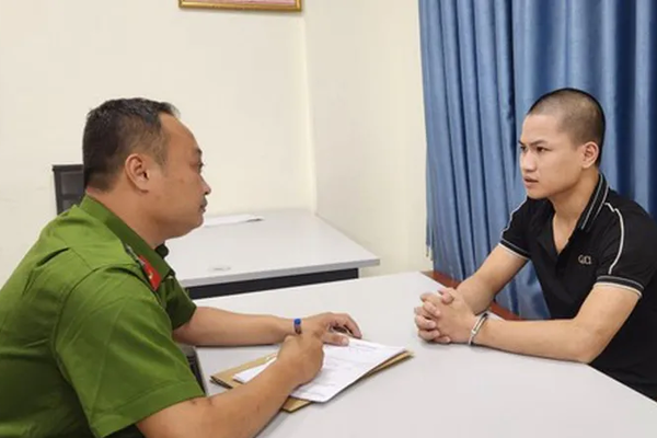 Bắt tạm giam đối tượng lừa bán thiếu nữ 15 tuổi vào quán massage