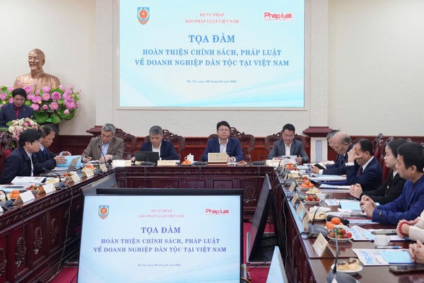 Bộ, ngành Tư pháp: Lắng nghe để “theo sát” và “tháo gỡ đến cùng” vướng mắc pháp lý của doanh nghiệp