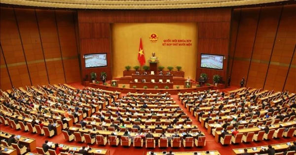 Các ĐBQH thảo luận ở hội trường về dự thảo Báo cáo công tác của Quốc hội nhiệm kỳ Khóa XIV Các ĐBQH thảo luận ở hội trường về dự thảo Báo cáo công tác của Quốc hội nhiệm kỳ Khóa XIV