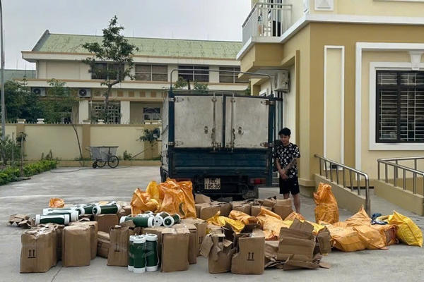 Quảng Ninh phát hiện vụ vận chuyển, kinh doanh số lượng lớn bình “khí cười” trái phép
