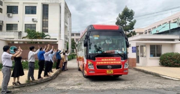 Để ngõ vắng lại xôn xao