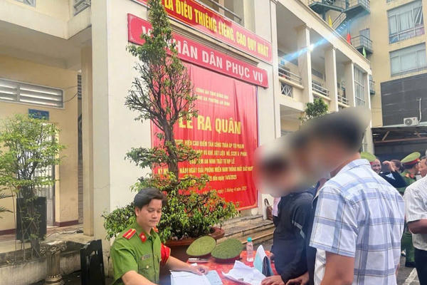 Đồng Nai: Trưởng phòng Cảnh sát hình sự công bố đường dây nóng tiếp nhận tố giác tội phạm Đồng Nai: Trưởng phòng Cảnh sát hình sự công bố đường dây nóng tiếp nhận tố giác tội phạm