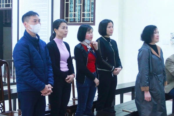 Tự nhập thuốc bán, cựu giám đốc bệnh viện lĩnh án 2 năm tù