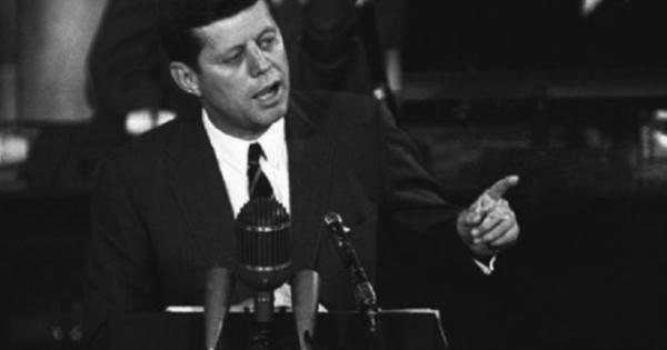 Ám ảnh lời nguyền gia tộc Kennedy