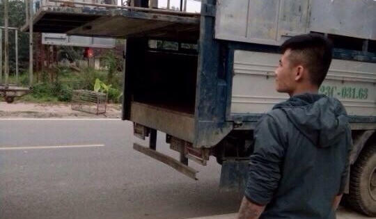 Hà Giang: Chủ trang trại cho côn đồ chặn xe cướp lợn đã bán, ép tài xế ký giấy nợ hơn 3 tỷ đồng?