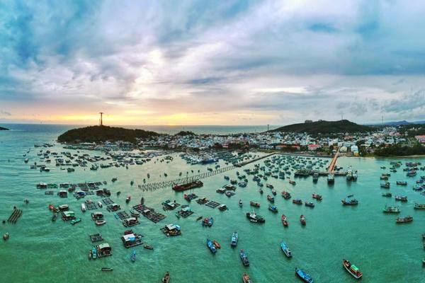 Định hướng phát triển Phú Quốc theo mô hình thành phố du lịch biển, đảo - dịch vụ - tài chính – công nghệ
