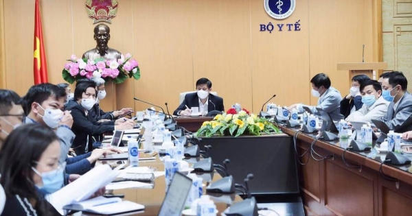 Bộ trưởng Bộ Y tế chỉ đạo thiết lập 3 bệnh viện dã chiến tại Hải Dương phòng chống dịch COVID-19
