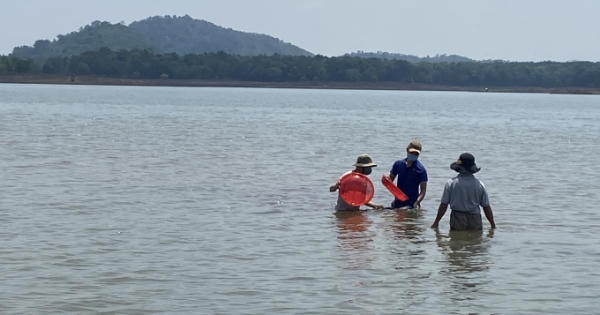 Đi cào hến ở hồ Ea Kao, 2 người thương vong