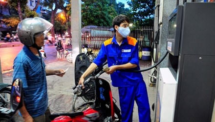 Xăng giảm 730 đồng từ 15h chiều nay