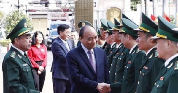 Chủ tịch nước kiểm tra công tác ứng trực dịp Tết Nguyên đán của Bộ đội Biên phòng tỉnh Đắk Lắk