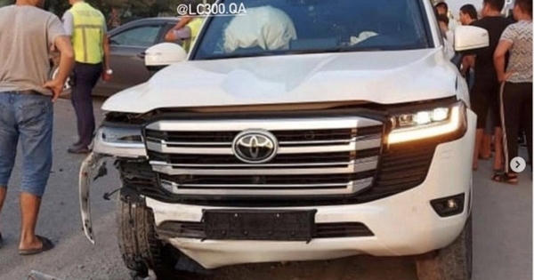 Toyota Land Cruiser 2022 vừa lăn bánh đã toác đầu làm nhiều "fan" xuýt xoa
