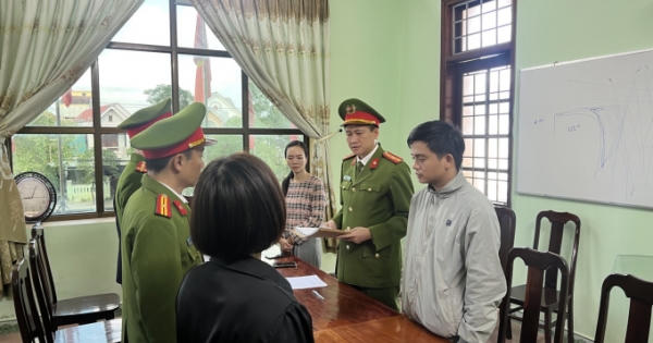 Bắt tạm giam cán bộ Văn phòng đăng ký đất đai tỉnh Quảng Trị Bắt tạm giam cán bộ Văn phòng đăng ký đất đai tỉnh Quảng Trị