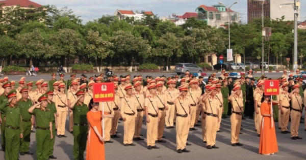 Ra quân thực hiện cao điểm kiểm tra, xử lý các hành vi vi phạm trật tự ATGT
