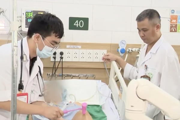 Hai phụ nữ bị liệt toàn thân sau khi tiêm Botox làm đẹp sai cách