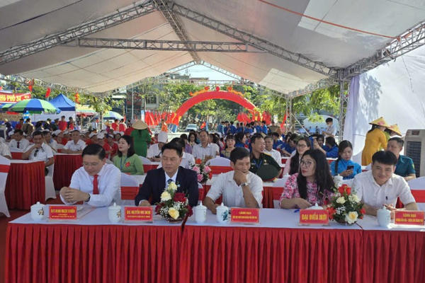 Rộn ràng Ngày hội Đại đoàn kết toàn dân tộc tại đất mỏ Cẩm Phả