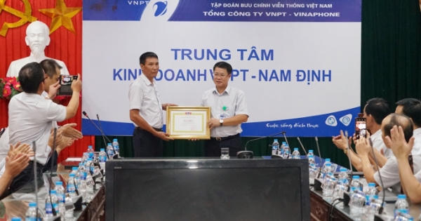 Nhân viên VinaPhone dũng cảm cứu hai em nhỏ bị rơi xuống sông