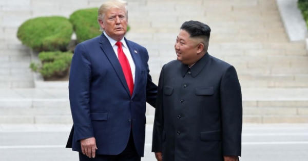 Phút 'vỡ trận' chưa từng có ở biên giới liên Triều khi Trump-Kim gặp nhau