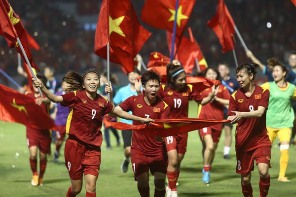Giành tấm HCV SEA Games 31, tuyển nữ Việt Nam nhận "cơn mưa" tiền thưởng ngay sau trận đấu