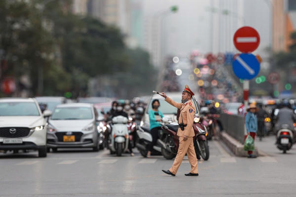 Giao thông Hà Nội chuyển biến tích cực sau 2 tháng thực hiện Nghị định 168