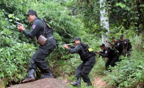 Nóng: Công an vây bắt nghi phạm giết người với biệt danh Tuấn "Niễng"