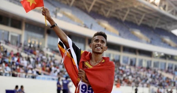 Khoảnh khắc ăn mừng tấm HCB quý hơn vàng của VĐV Timor Leste