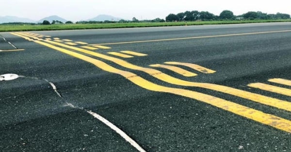 Đóng cửa đường băng sân bay Nội Bài để sửa chữa khẩn cấp Đóng cửa đường băng sân bay Nội Bài để sửa chữa khẩn cấp