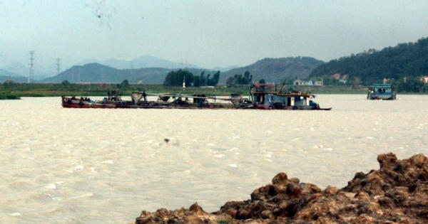 Bắc Giang: Chủ tịch UBND huyện Yên Dũng bị phê bình vì để "cát tặc" lộng hành