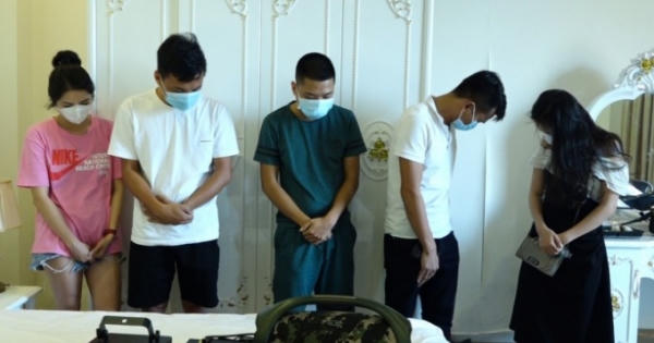 Thuê khách sạn để bay lắc giữa mùa dịch, 13 đối tượng không thể thoát tội