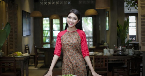 Tường Linh giới thiệu văn hóa, ẩm thực TP HCM đến bạn bè quốc tế