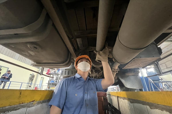 Đăng kiểm viên có tội sẽ không bị thu hồi chứng chỉ hành nghề?