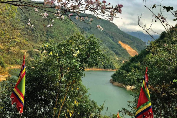 Thiên nhiên thơ mộng trong thơ Lê Thị Ái Tùng