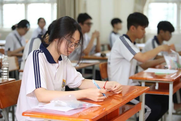 Gần 10.000 thí sinh bỏ làm thủ tục dự thi tốt nghiệp THPT 2025