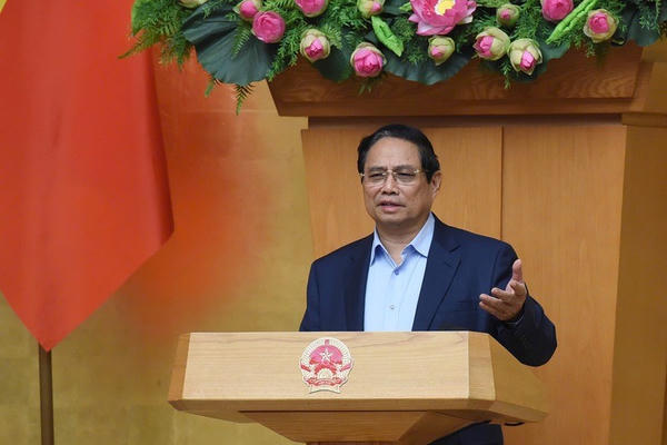 Thủ tướng: "Cần dứt khoát bỏ tư duy không quản được thì cấm"