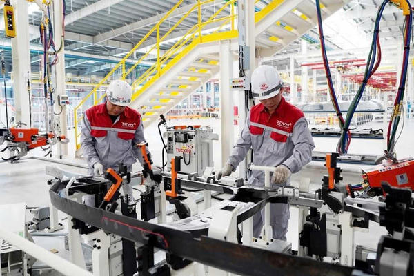 Quảng Ninh giữ vững mục tiêu tăng trưởng kinh tế trên 14% dù sắp xếp lại bộ máy